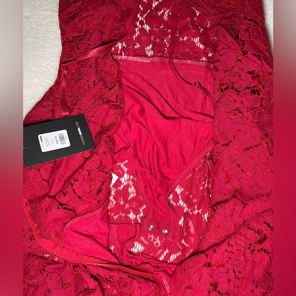 Fashion Nova Dropping Hints Lace Dress - Picture 2 of 6